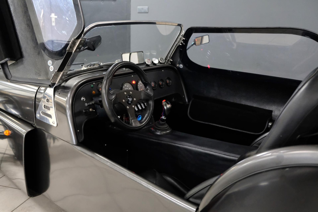 37367648-3.jpg