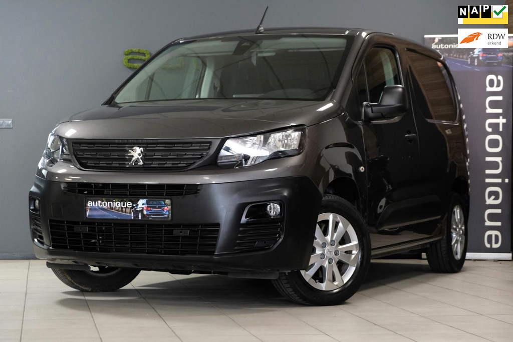 Peugeot Partner 1.2 PureTech *Automaat|3 Zits* Navigatie+Achteruitrijcamera 39dkm!! 46450794-0.jpg | AutoNique Occasions Uden