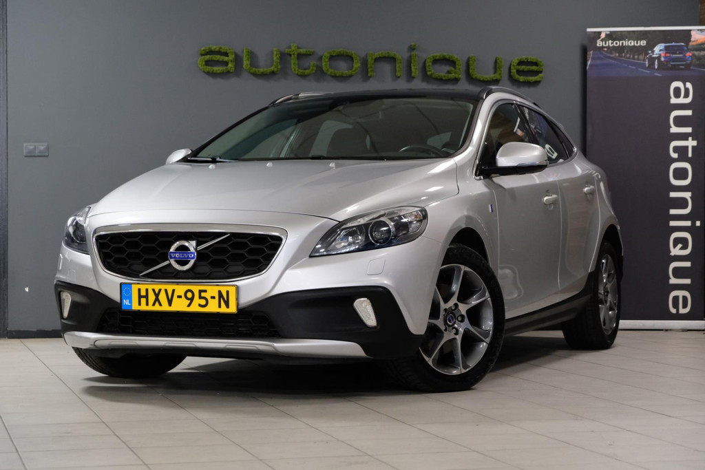 Volvo V40 CROSS COUNTRY 1.6 T4 Ocean Race *PANORAMADAK* Leder/Navi/Camera/Stoelverw/Elektrische Stoel 46584143-0.jpg | AutoNique Occasions Uden