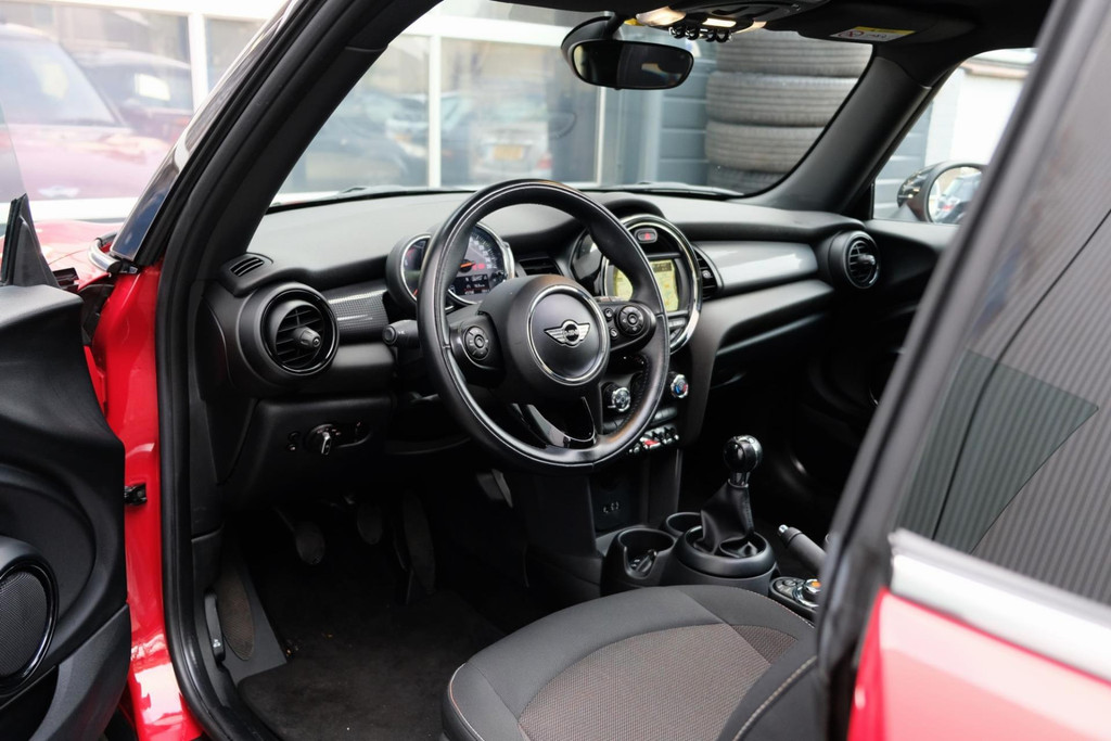 MINI Mini 1.5 Cooper Serious Business Panodak/org.NL 48554435-1.jpg | AutoNique Occasions Uden