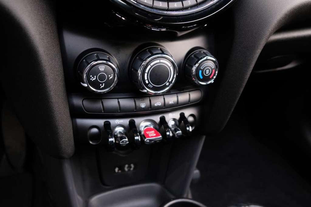 MINI Mini 1.5 Cooper Serious Business Panodak/org.NL 48554435-18.jpg | AutoNique Occasions Uden