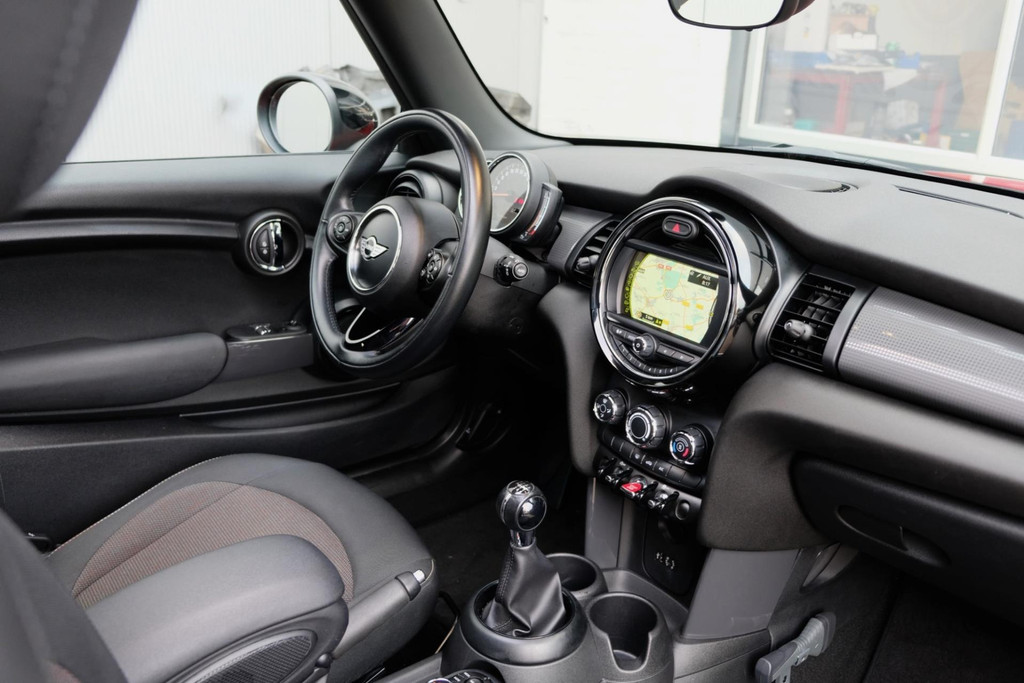 MINI Mini 1.5 Cooper Serious Business Panodak/org.NL 48554435-22.jpg | AutoNique Occasions Uden