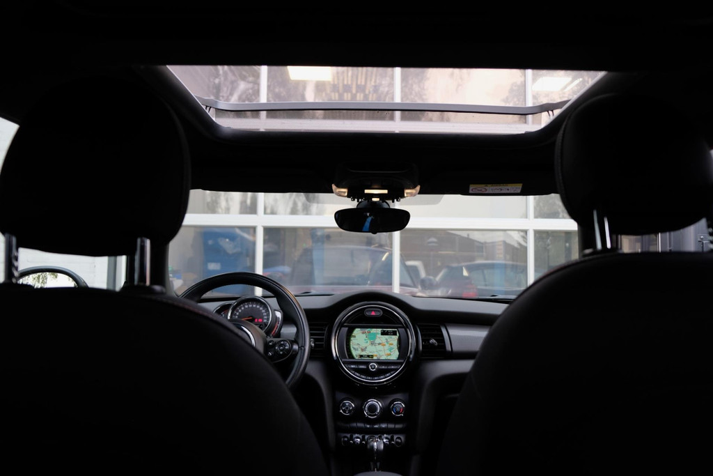 MINI Mini 1.5 Cooper Serious Business Panodak/org.NL 48554435-29.jpg | AutoNique Occasions Uden