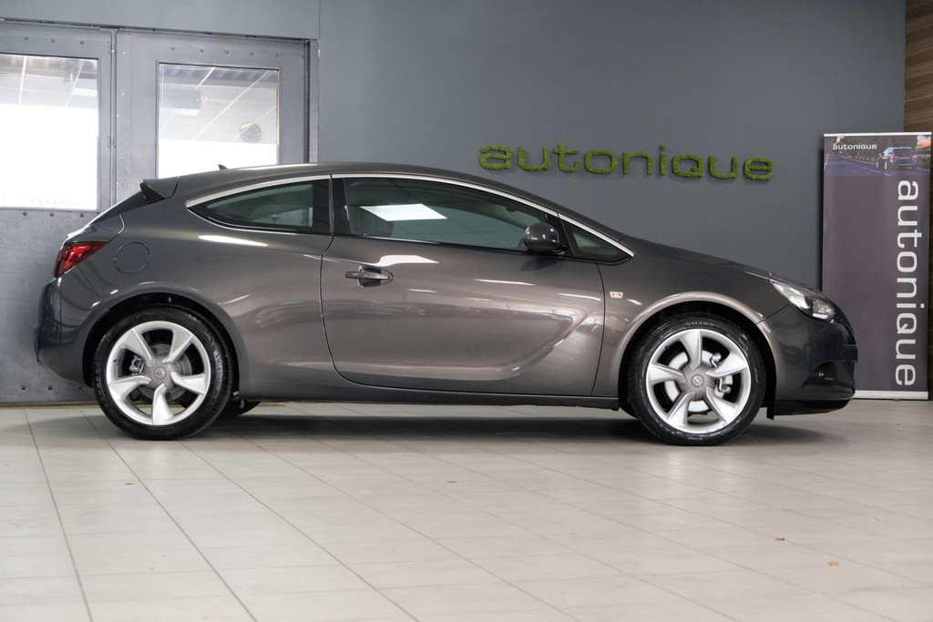 Opel Astra GTC 1.6 Turbo 170pk Sport coupe 48606879-3.jpg | AutoNique Occasions Uden