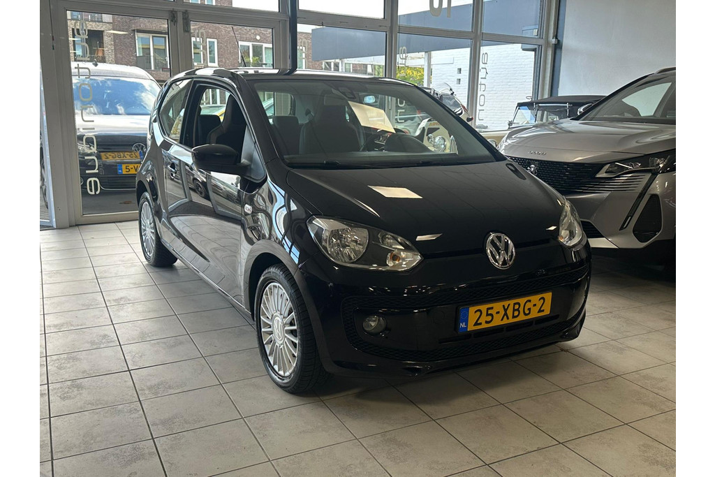 Volkswagen up! 1.0 high up! *132dkm* Airco/Cruise |4 x GOEDE All-Season Banden op LMV| 48653435-2.jpg | AutoNique Occasions Uden