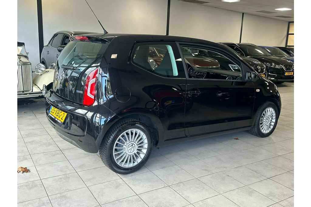 Volkswagen up! 1.0 high up! *132dkm* Airco/Cruise |4 x GOEDE All-Season Banden op LMV| 48653435-6.jpg | AutoNique Occasions Uden