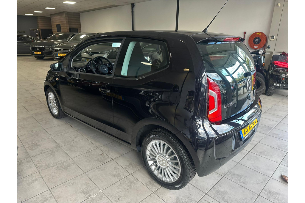 Volkswagen up! 1.0 high up! *132dkm* Airco/Cruise |4 x GOEDE All-Season Banden op LMV| 48653435-7.jpg | AutoNique Occasions Uden