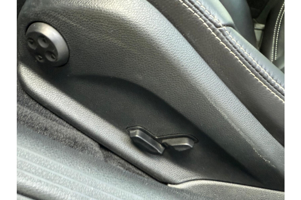 Mercedes-Benz C-Klasse 220 CDI AMG PAKKET *PANORAMADAK* Leder/Navigatie 170pk!! 48669307-10.jpg | AutoNique Occasions Uden