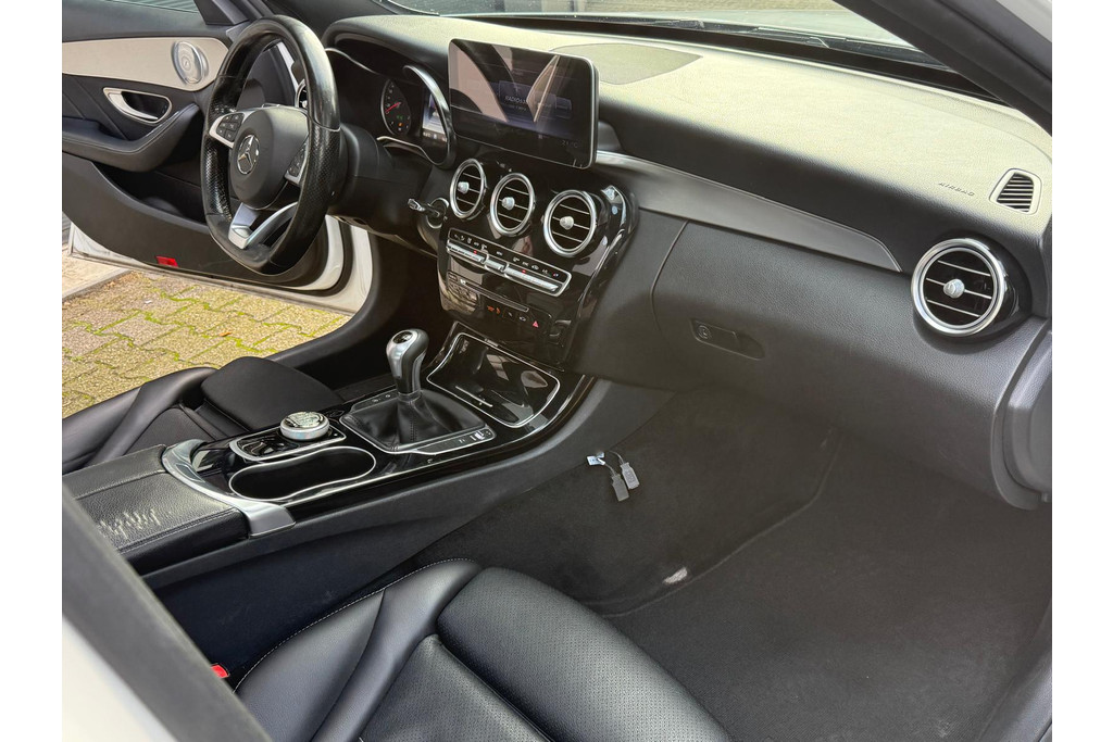 Mercedes-Benz C-Klasse 220 CDI AMG PAKKET *PANORAMADAK* Leder/Navigatie 170pk!! 48669307-3.jpg | AutoNique Occasions Uden