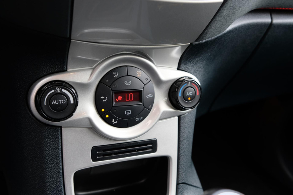 Ford Fiesta 1.6 Titanium *114dkm* 5 deurs 120pk! 4 X Z.G.A.N ALL-Season banden 48690951-14.jpg | AutoNique Occasions Uden