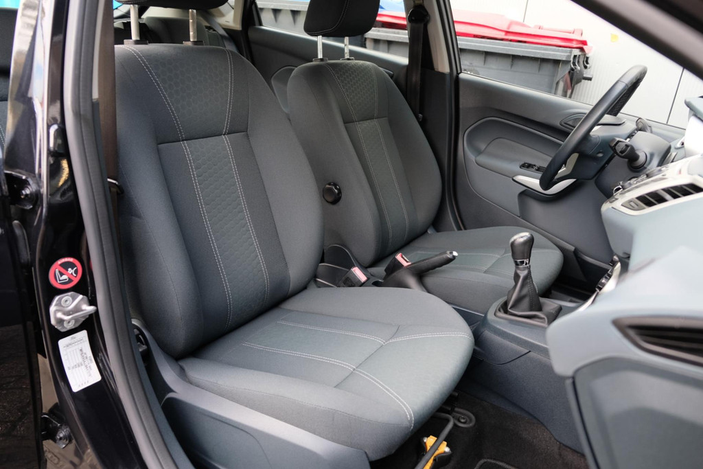 Ford Fiesta 1.6 Titanium *114dkm* 5 deurs 120pk! 4 X Z.G.A.N ALL-Season banden 48690951-15.jpg | AutoNique Occasions Uden