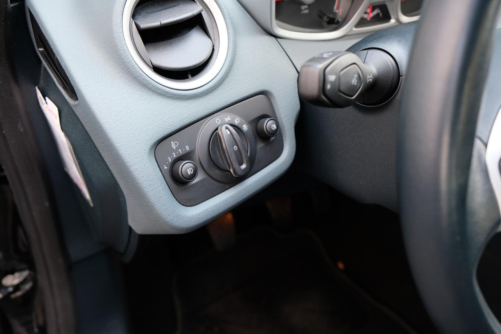 Ford Fiesta 1.6 Titanium *114dkm* 5 deurs 120pk! 4 X Z.G.A.N ALL-Season banden 48690951-19.jpg | AutoNique Occasions Uden