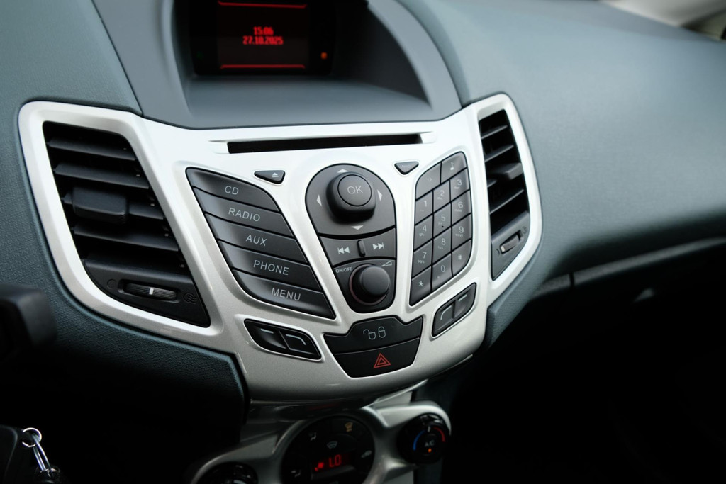 Ford Fiesta 1.6 Titanium *114dkm* 5 deurs 120pk! 4 X Z.G.A.N ALL-Season banden 48690951-20.jpg | AutoNique Occasions Uden