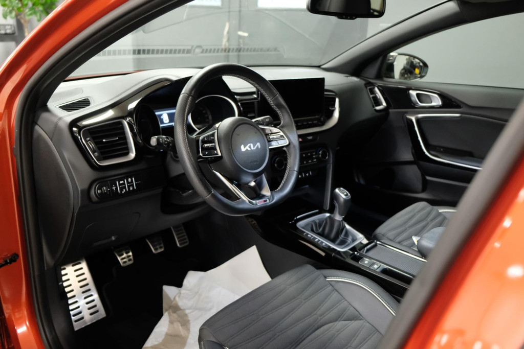 Kia ProCeed 1.5 T-GDi GT-Line *PANORAMADAK* JBL|AppleCarplay|68dkm Compleet Onderhouden 48692650-20.jpg | AutoNique Occasions Uden