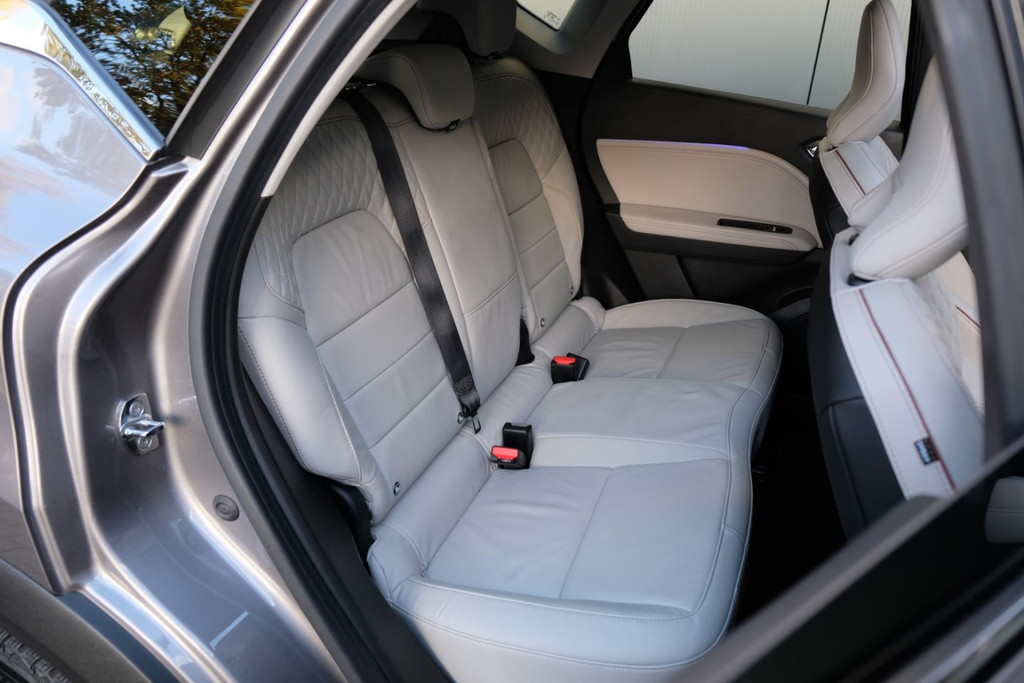 Renault Captur 1.6 E-Tech Plug-in Hybrid 160 Initiale Paris *PANORAMADAK* 56dkm ZEER LUXE 48722523-17.jpg | AutoNique Occasions Uden