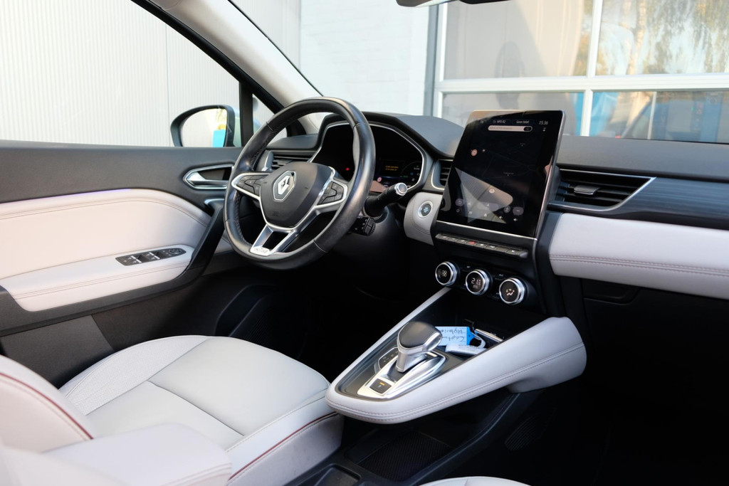 Renault Captur 1.6 E-Tech Plug-in Hybrid 160 Initiale Paris *PANORAMADAK* 56dkm ZEER LUXE 48722523-26.jpg | AutoNique Occasions Uden