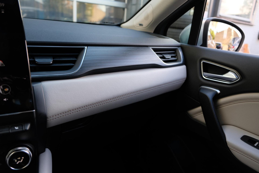 Renault Captur 1.6 E-Tech Plug-in Hybrid 160 Initiale Paris *PANORAMADAK* 56dkm ZEER LUXE 48722523-35.jpg | AutoNique Occasions Uden