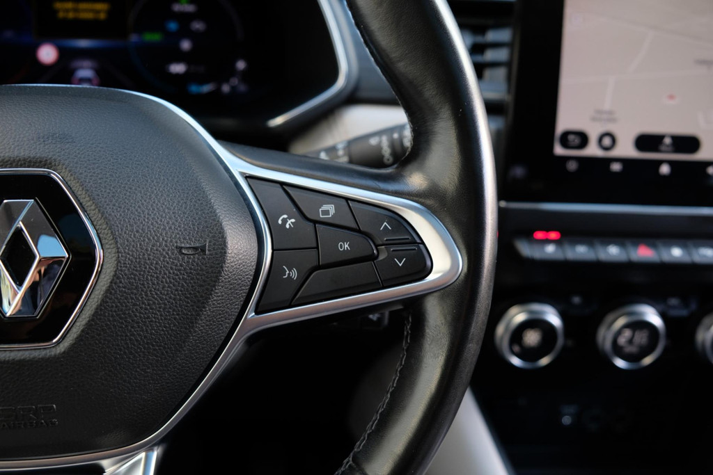 Renault Captur 1.6 E-Tech Plug-in Hybrid 160 Initiale Paris *PANORAMADAK* 56dkm ZEER LUXE 48722523-42.jpg | AutoNique Occasions Uden