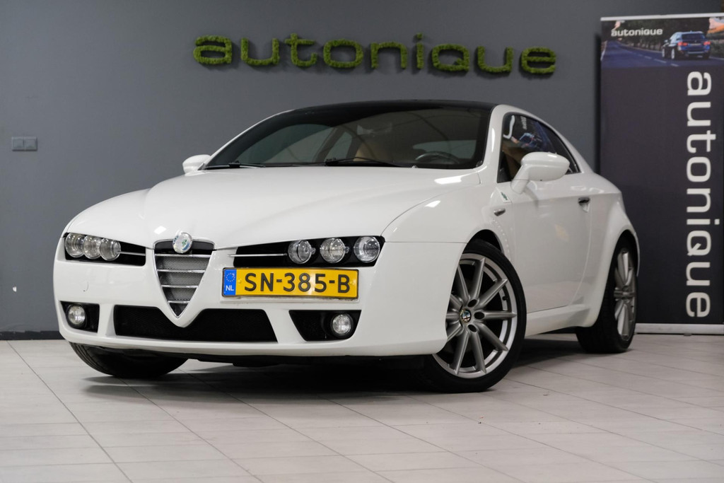 Alfa Romeo Brera 1.7 T SkyWindow 200pk 49316439-0.jpg | AutoNique Occasions Uden