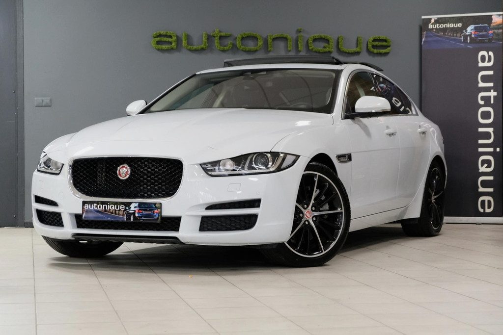 Jaguar XE 2.0 Portfolio 240pk! *PANORAMADAK* |Luxe Leder| 79dkm! Navi/Camera/Meridian 49685456-0.jpg | AutoNique Occasions Uden
