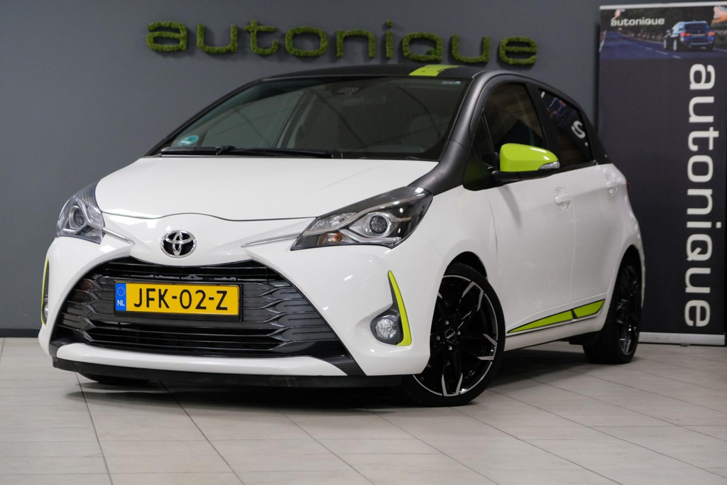 Toyota Yaris 1.5 VVT-i Executive Y20 Jubileum editie 4cil/6-bak 50840814-0.jpg | AutoNique Occasions Uden