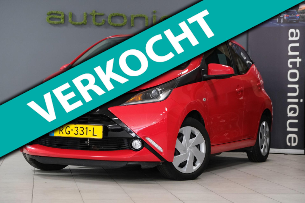 Toyota Aygo 1.0 VVT-i x-play airco/cruise/Bluetooth/camera 51020715-0.jpg | AutoNique Occasions Uden