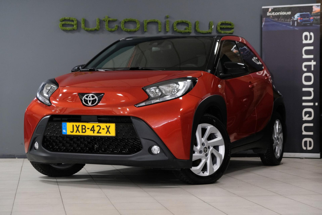 Toyota Aygo X 1.0 VVT-i S-CVT Limited automaat camera 51093434-0.jpg | AutoNique Occasions Uden