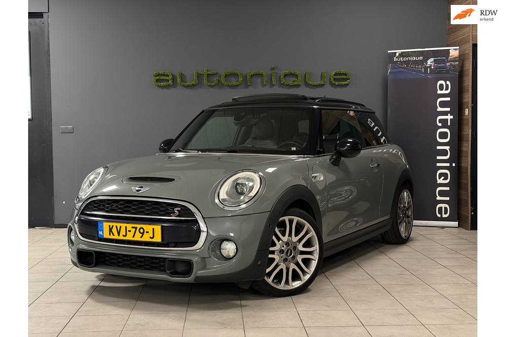 MINI 3-deurs 2.0 Cooper S | JCW-pakket |Schuifdak|DDC|Harman Kardon| 57679008-0.jpg | AutoNique Occasions Uden