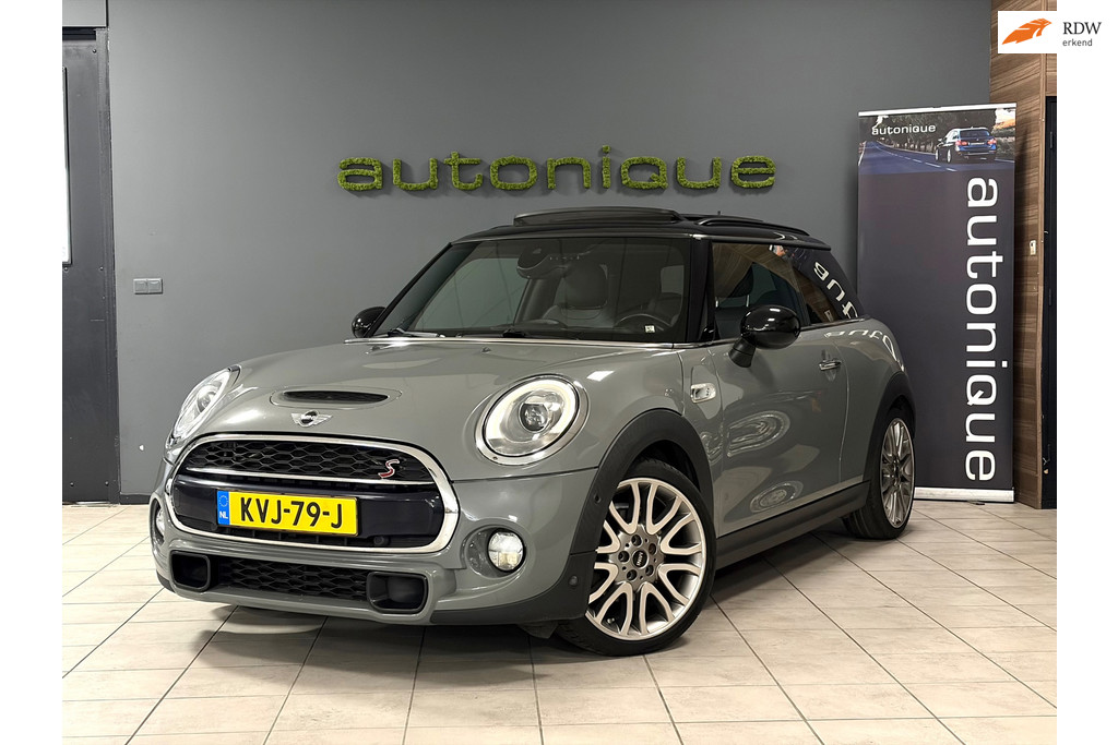 MINI 3-deurs 2.0 Cooper S | JCW-pakket |Schuifdak|DDC|Harman Kardon| 57679008-0.jpg | AutoNique Occasions Uden